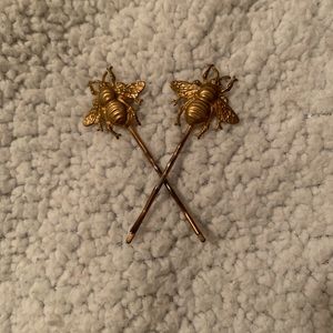 Bee Bobby Pins
